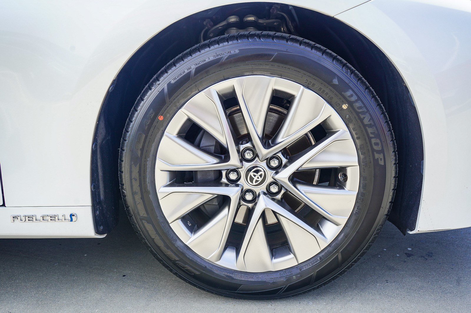 Certified Used 2022 Oxygen White Toyota XLE image 9
