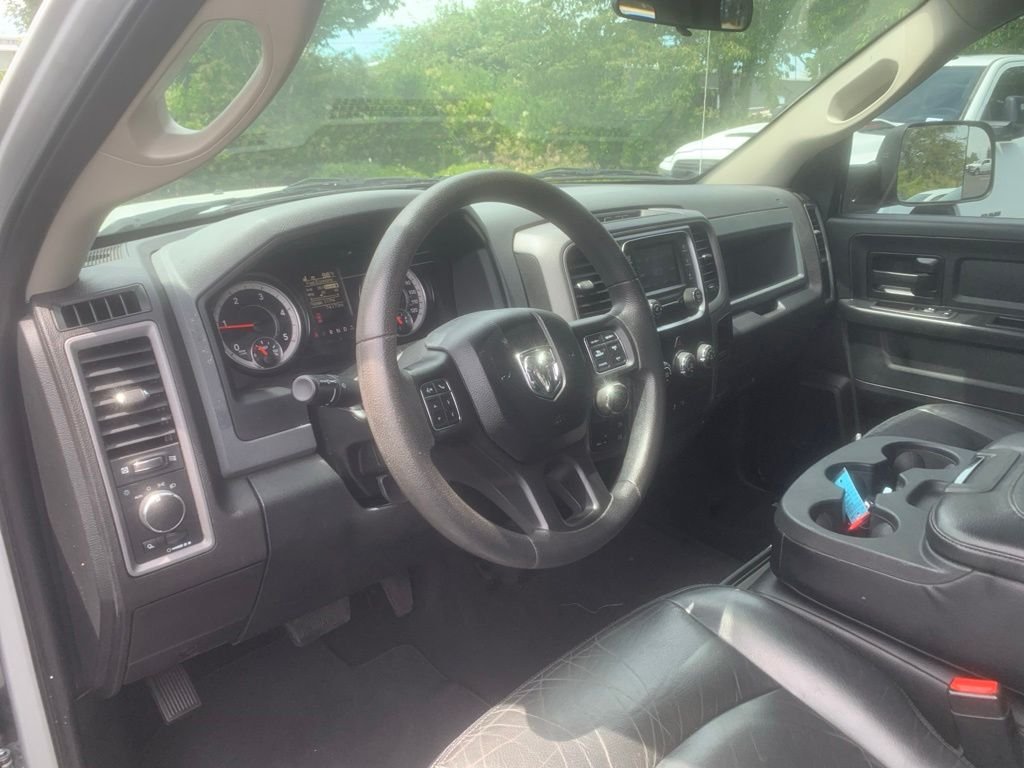 Used 2018 Bright Silver Clearcoat Metallic Ram Tradesman image 10