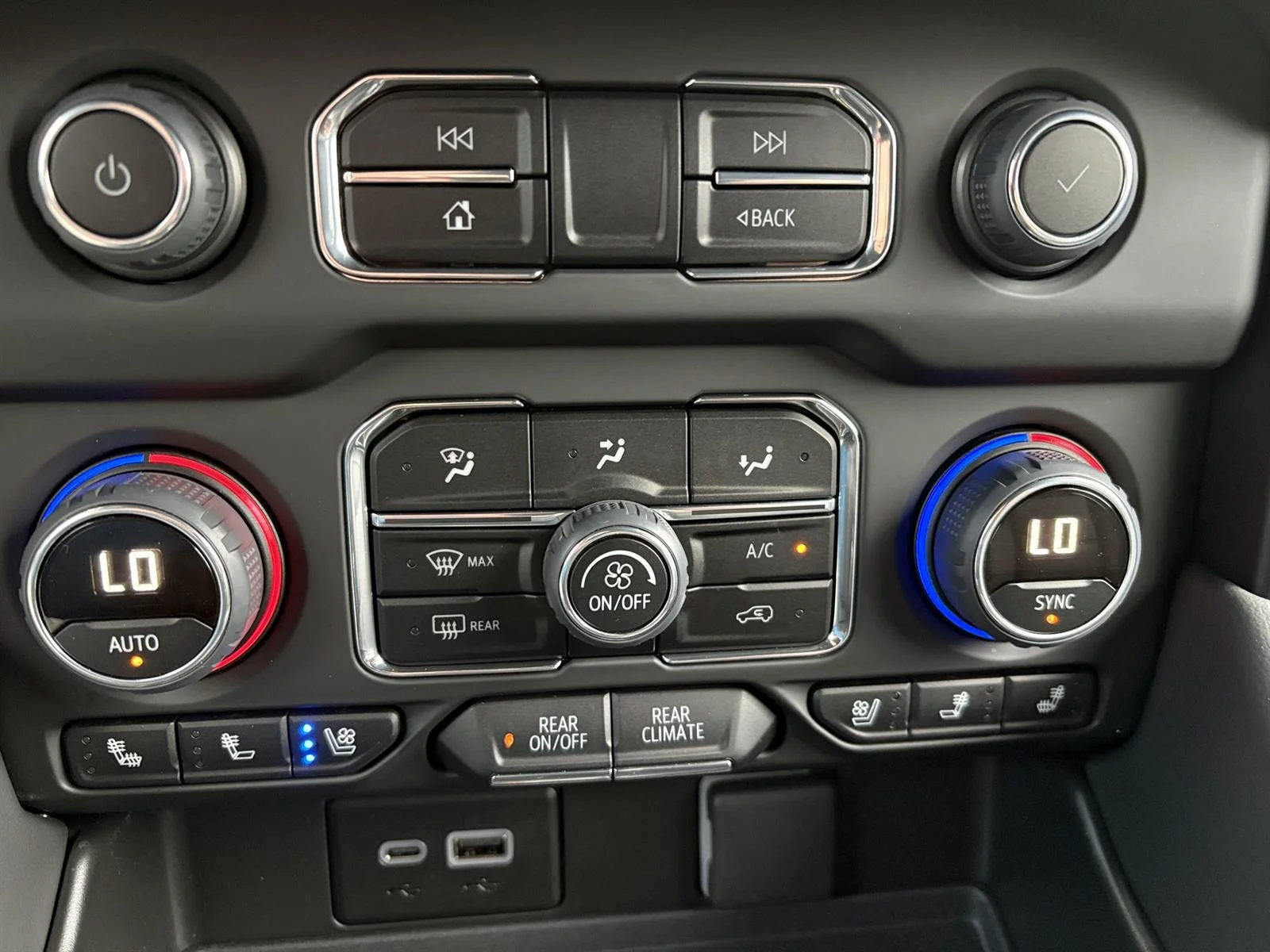Used 2024 Sterling Gray Metallic Chevrolet Premier image 32