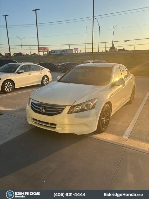 Used 2012 White Honda LX image 1