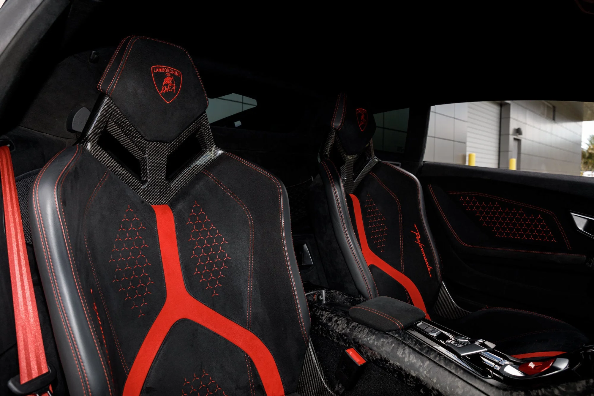 Used 2018  Lamborghini Performante image 41
