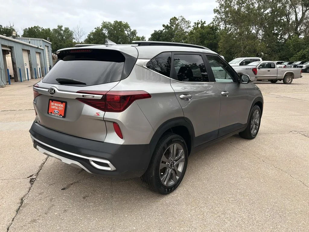 Used 2021 Gray Kia S image 5