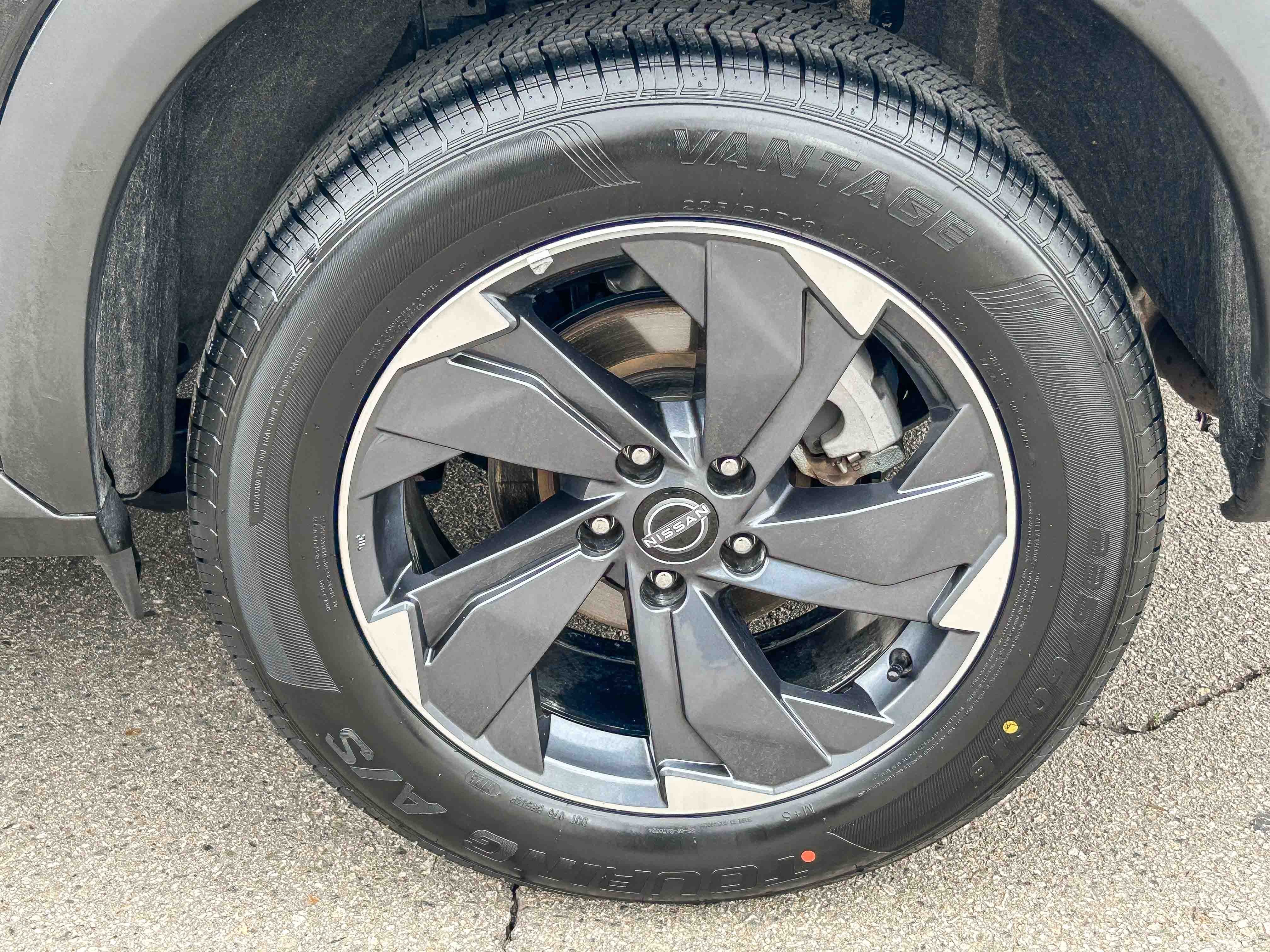2025 Nissan Rogue SV - Photo 11