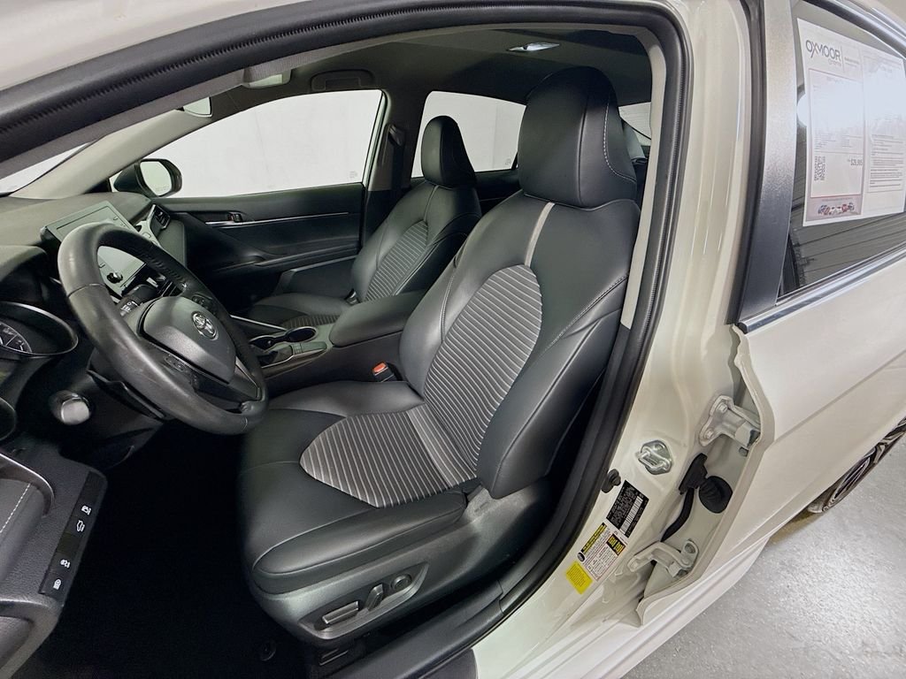 Used 2024 Ice Cap Toyota SE image 17