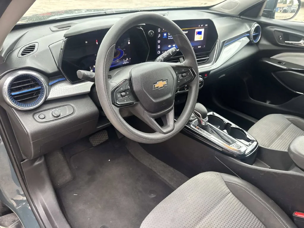 Used 2025 Gray Chevrolet LT image 25
