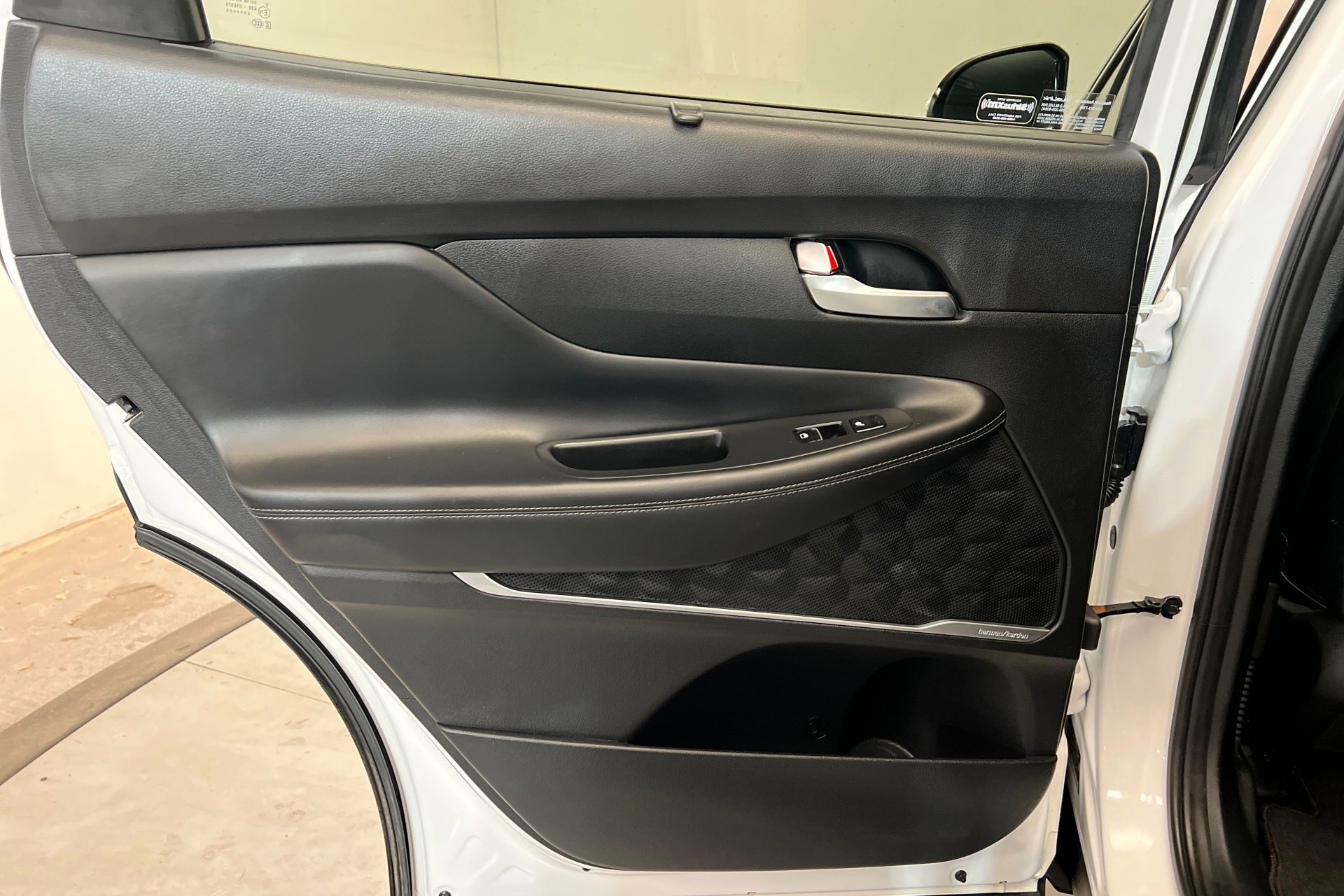 Used 2022 Quartz White Hyundai Limited image 19