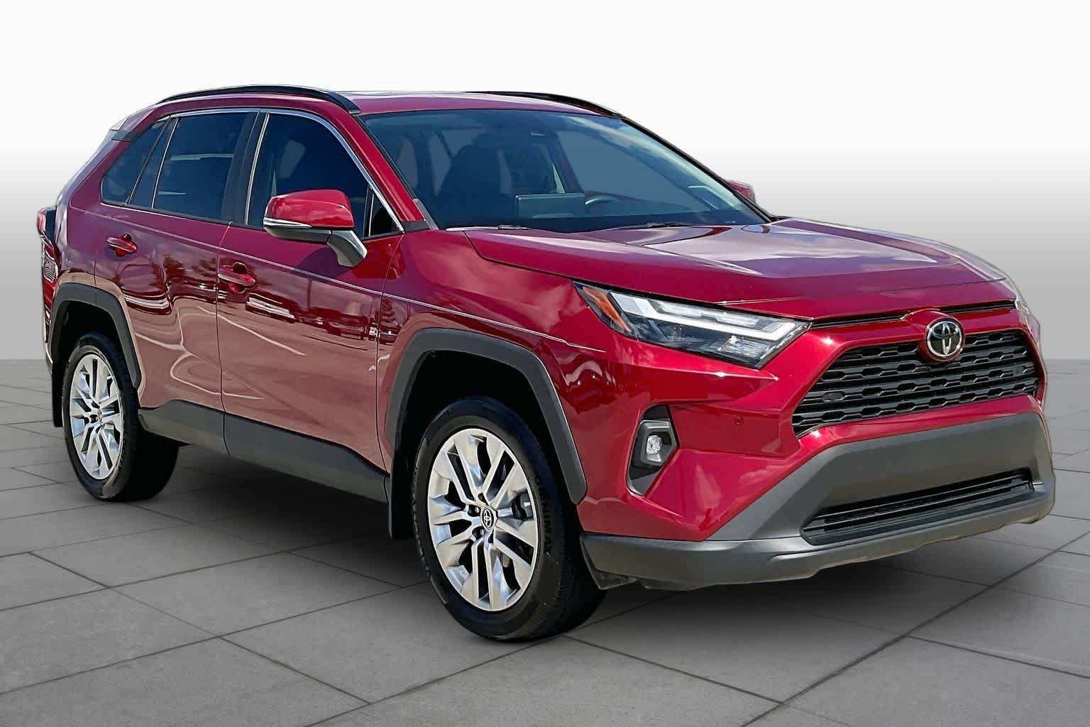 Used 2024 Ruby Flare Pearl Toyota XLE Premium image 3