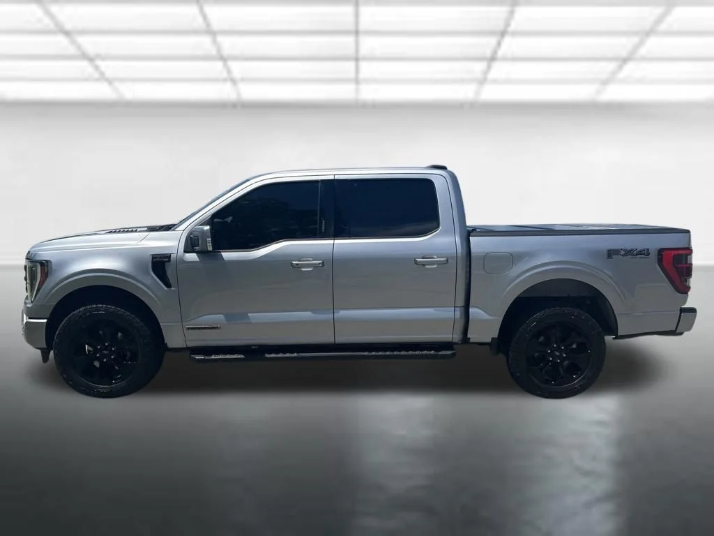 Used 2023 Silver Ford Lariat image 2