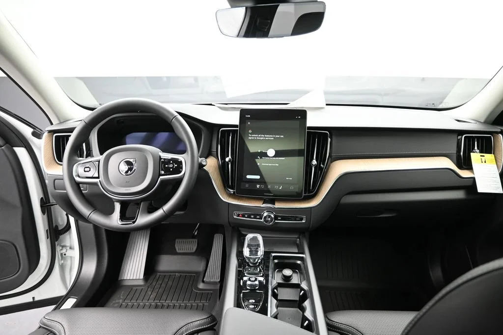 New 2027 Crystal White Volvo T8 Ultra image 19