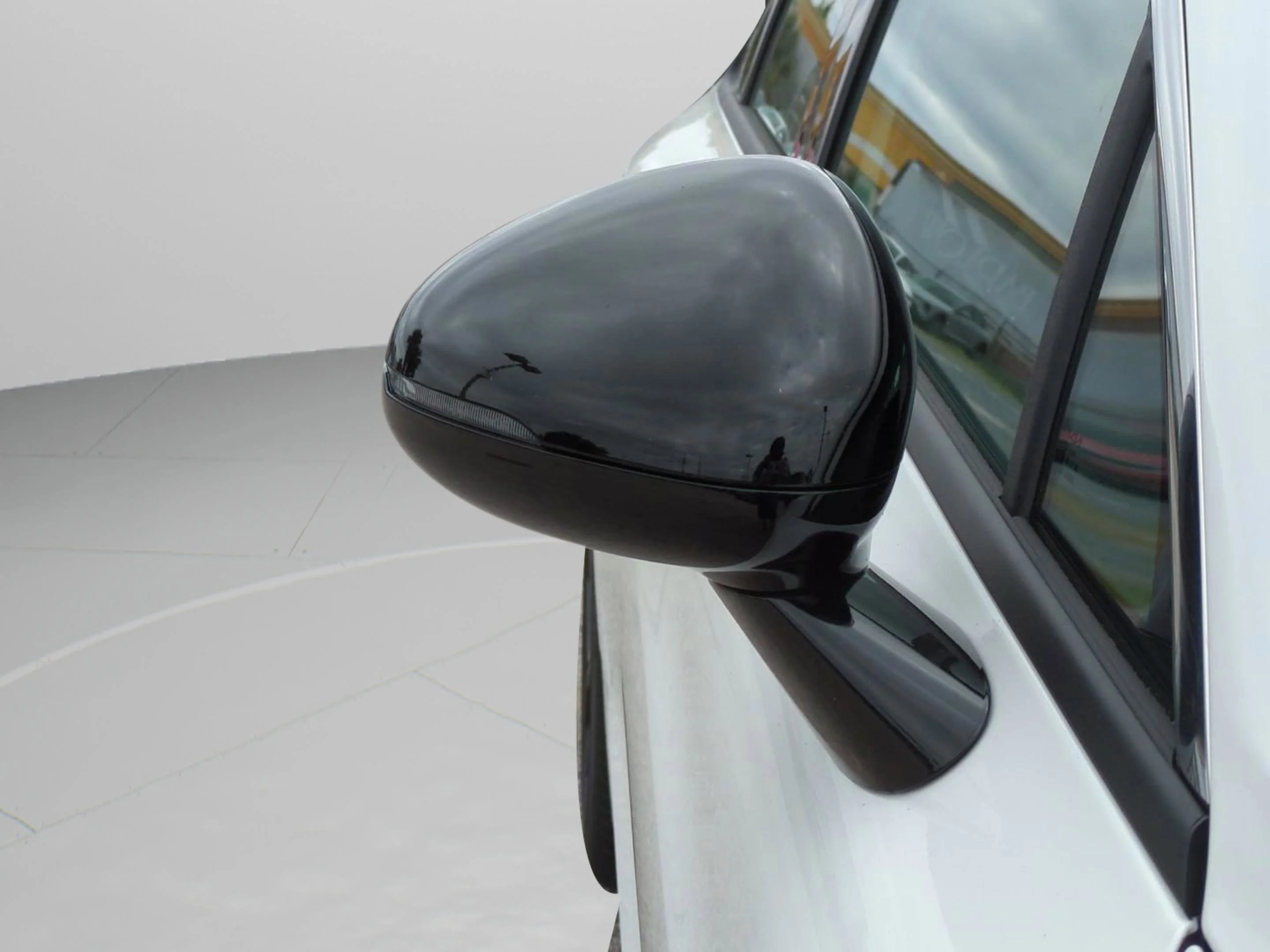 New 2026 Snow White Pearl Kia GT-Line image 12