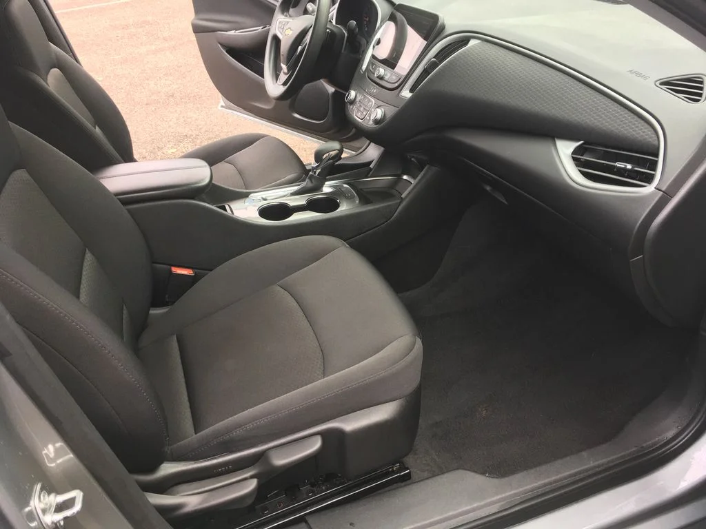 Used 2025 Gray Chevrolet LT image 29
