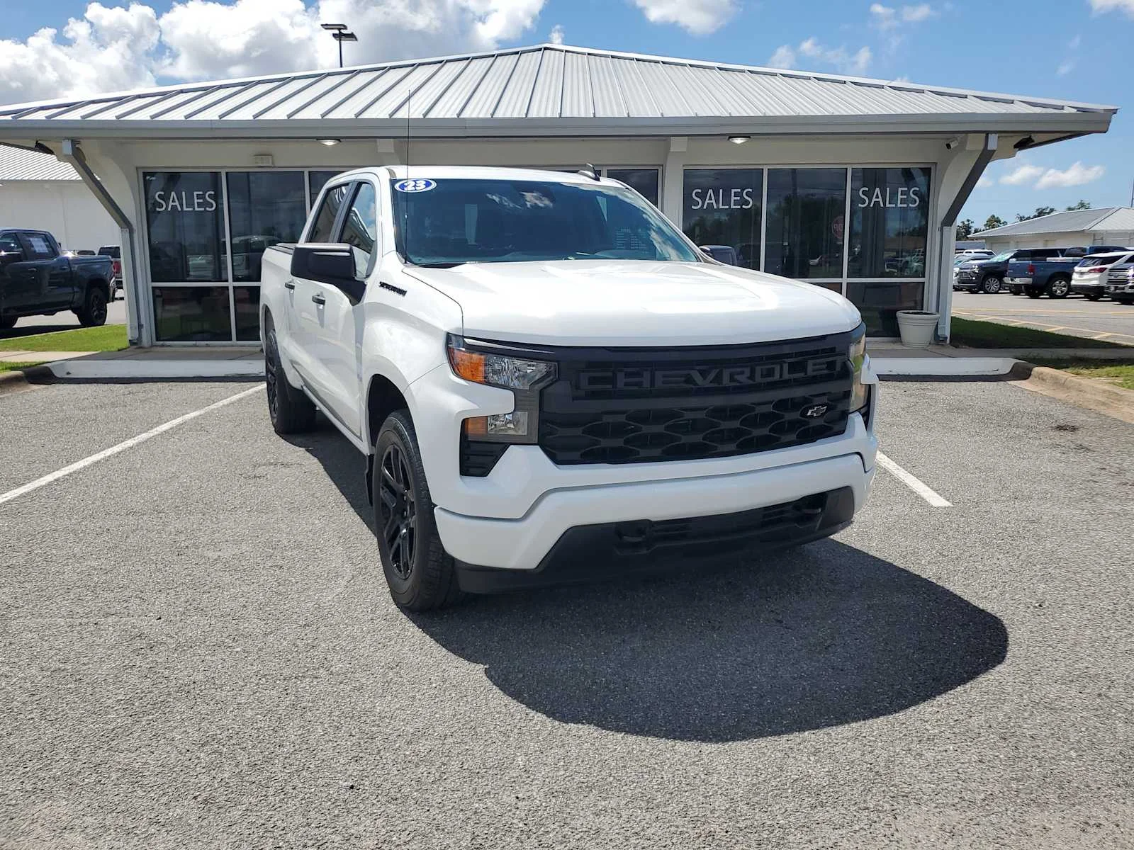 Used 2023 SUMMIT WHITE Chevrolet Custom image 9