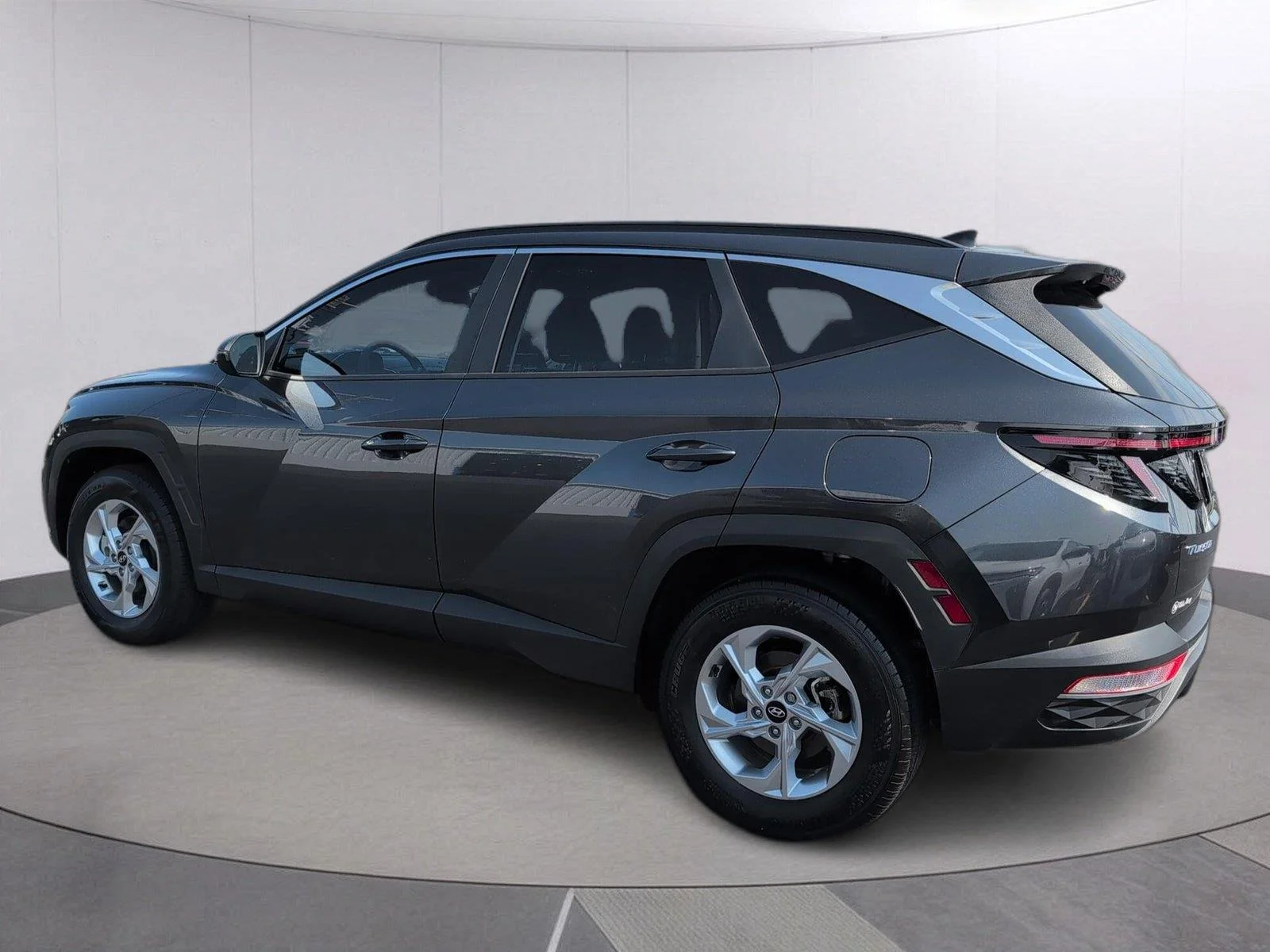 Used 2023 Portofino Gray Hyundai SEL image 3
