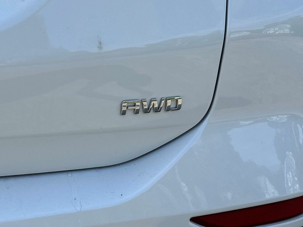 Used 2022 White Chevrolet LS image 14