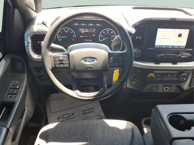 Used 2021  Ford XL image 5