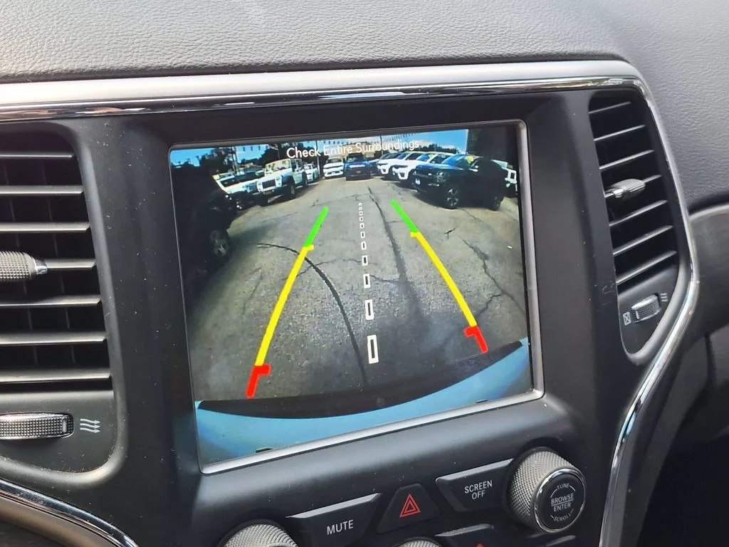 Used 2018 White Jeep Altitude image 19