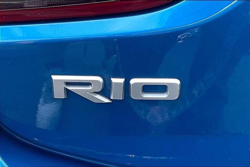Used 2023 Blue Kia S image 7