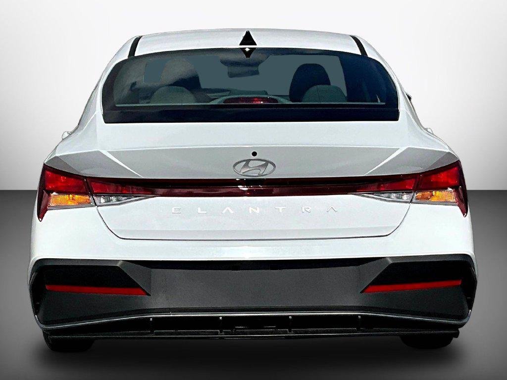 New 2026 White Hyundai SE image 5