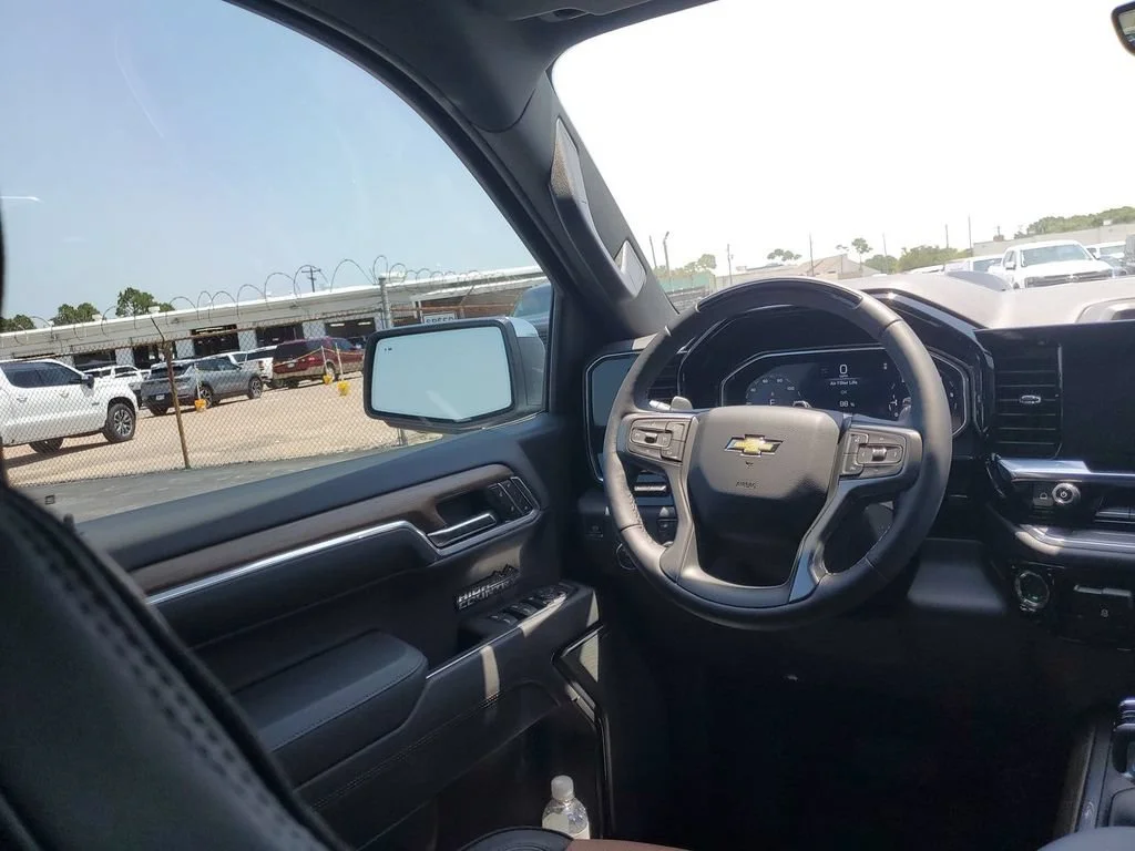New 2026 Polar White Tricoat Chevrolet High Country image 15