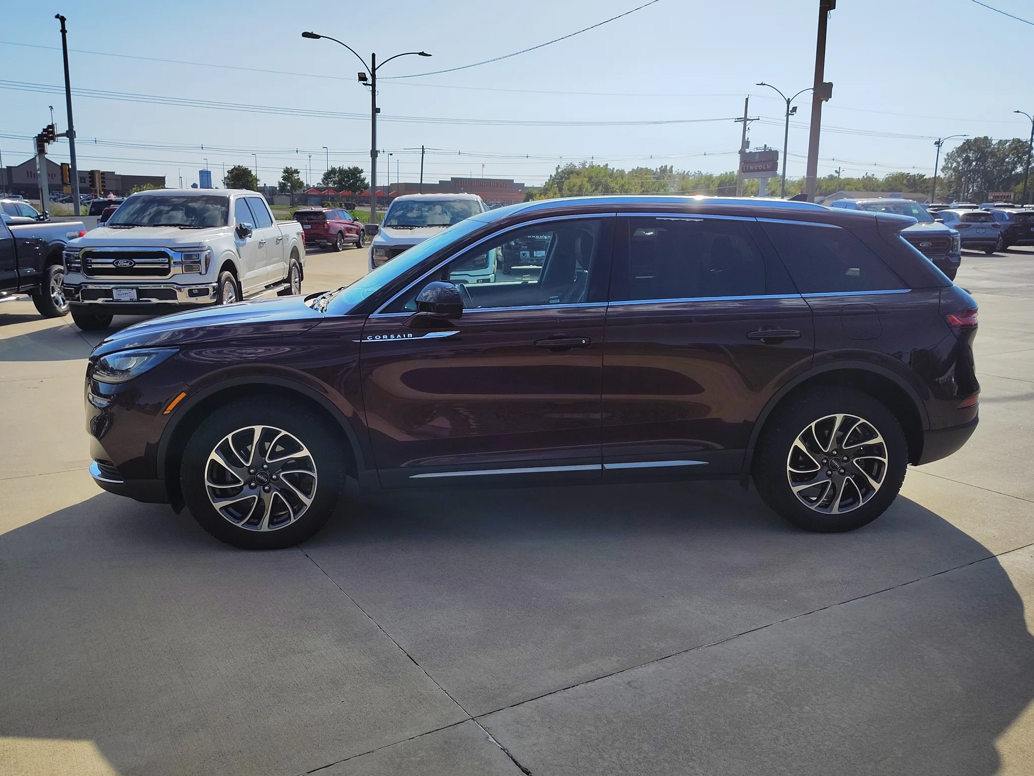 Used 2020 Burgundy Velvet Lincoln  image 7