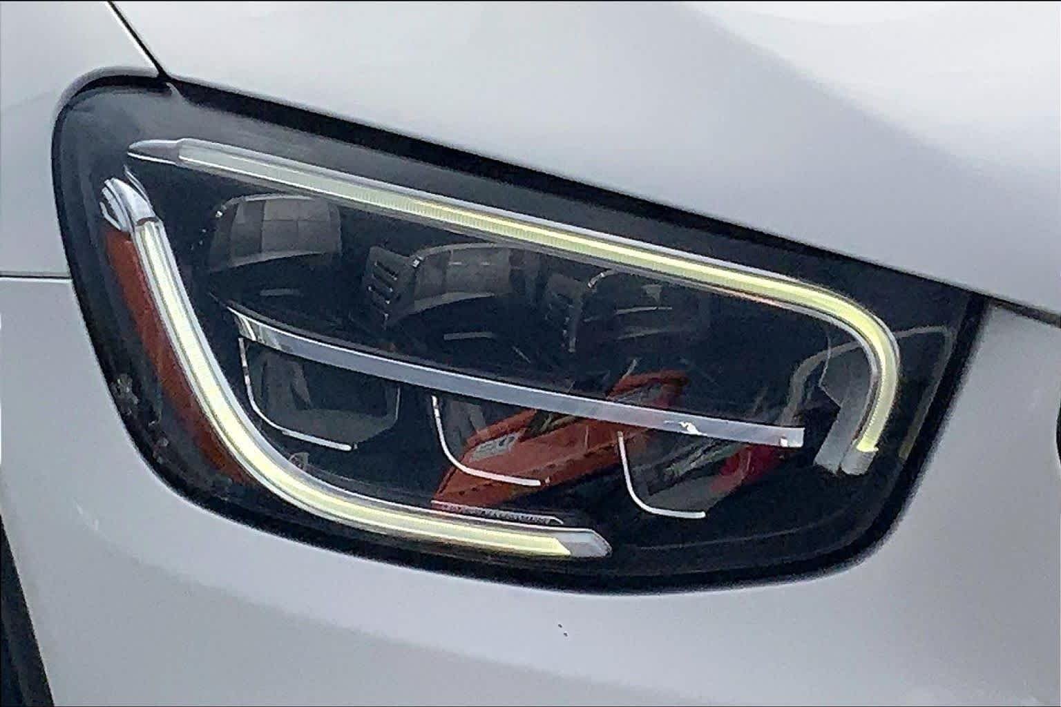 Used 2020 designo Diamond White Metallic Mercedes-Benz GLC 300 image 28