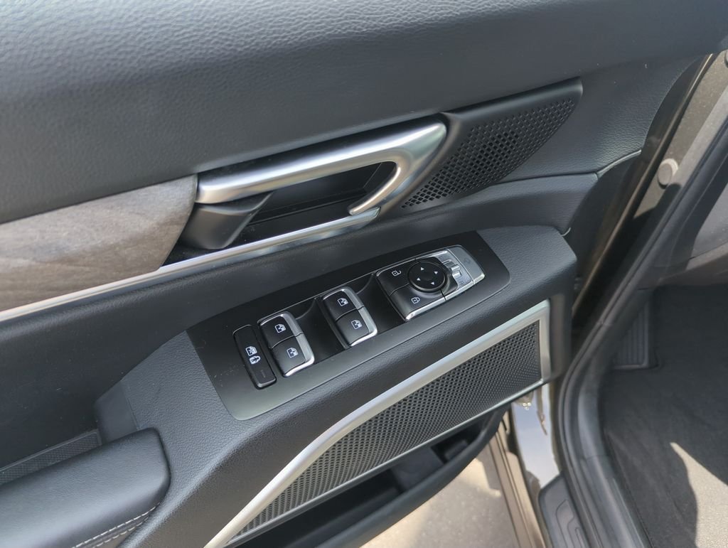 Used 2021 Green Kia EX image 19