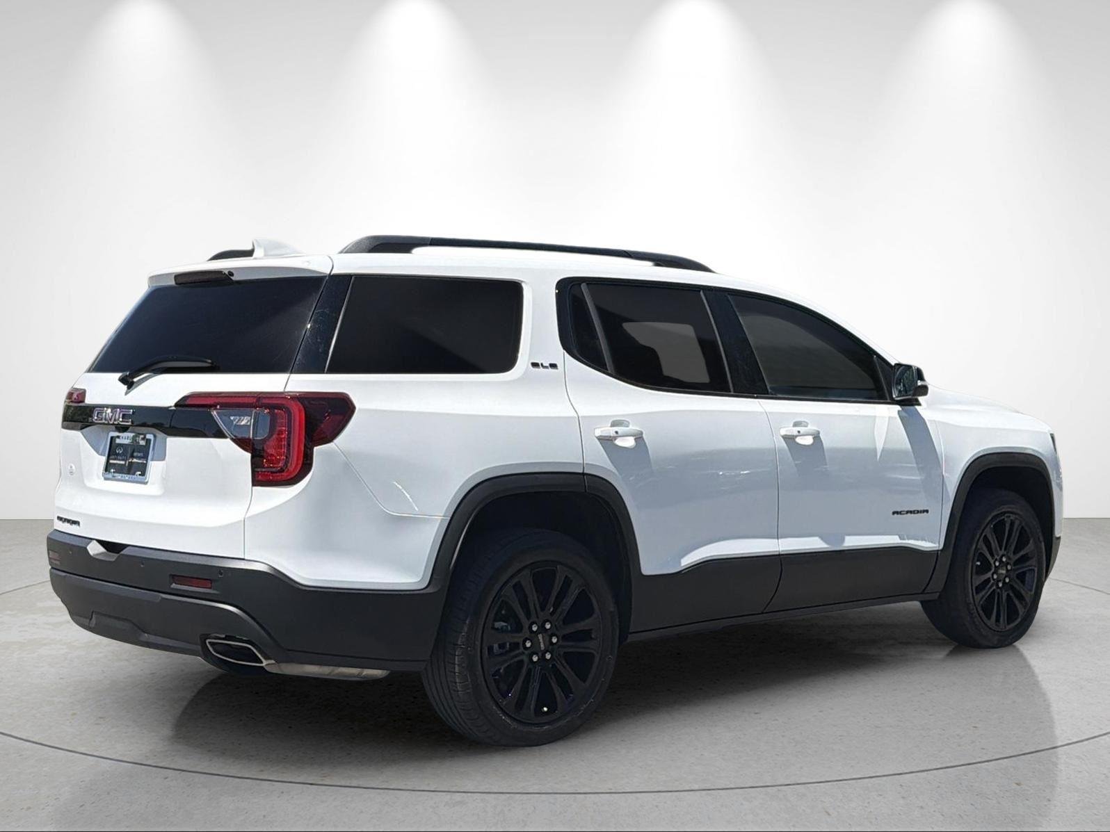 Used 2023 Summit White GMC SLE image 5