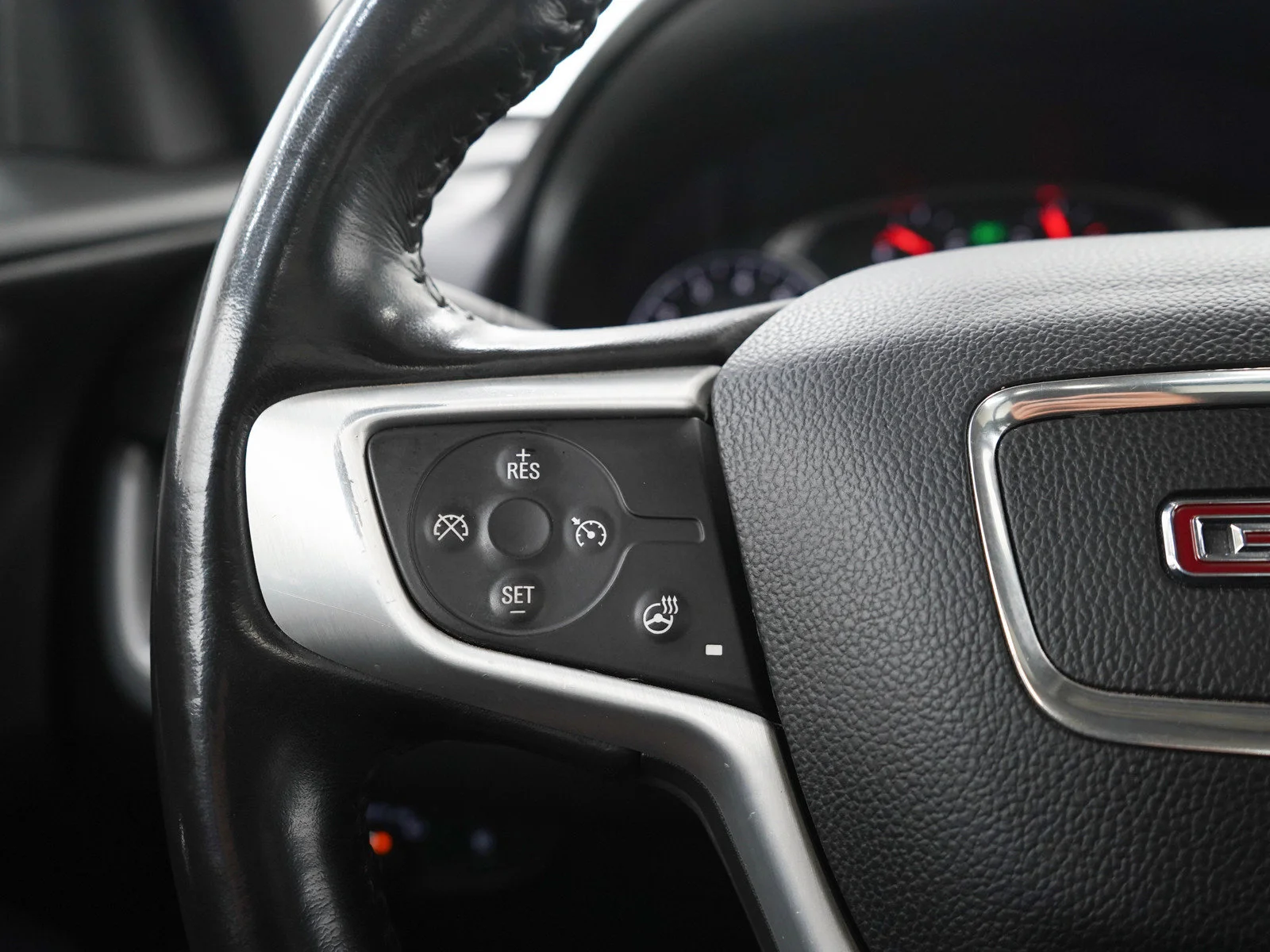 Used 2019 RED QUARTZ TINTCOAT GMC SLT image 24