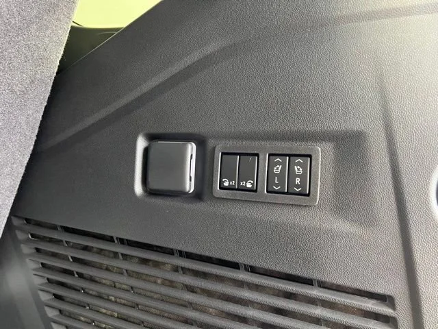 2026 GMC Yukon Denali - Photo 44