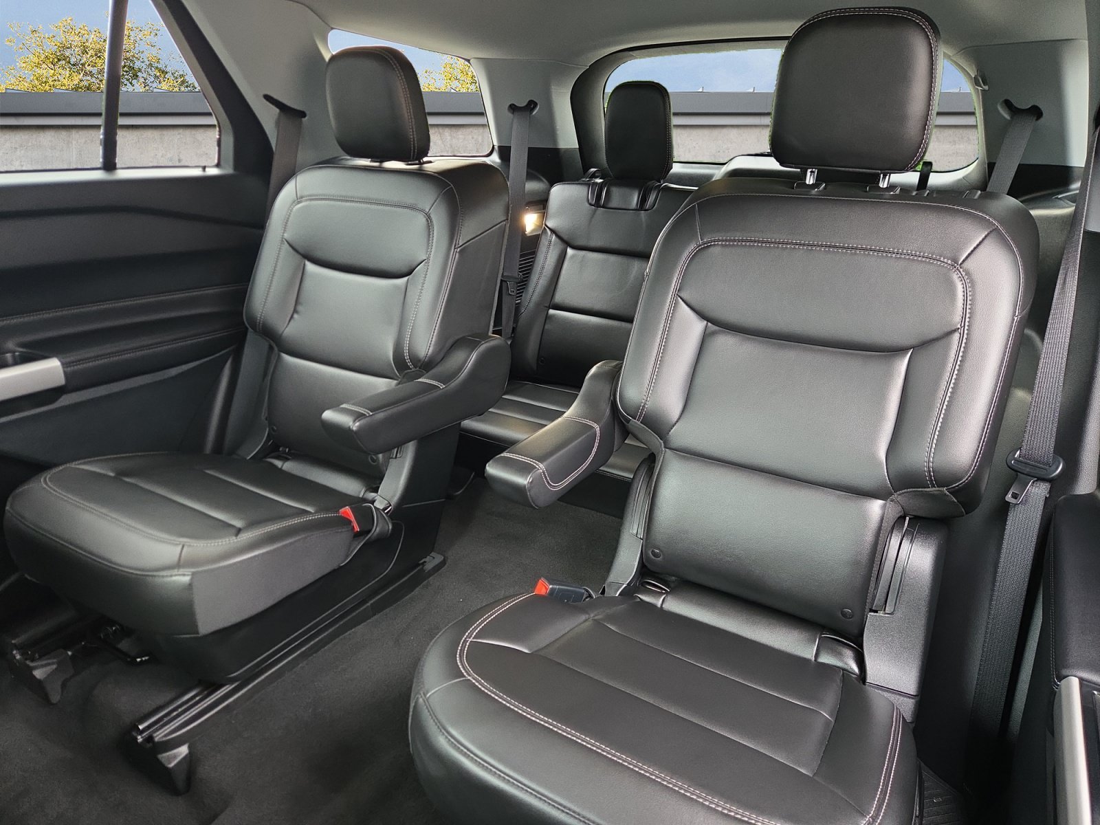 2022 Ford Explorer XLT - Photo 13