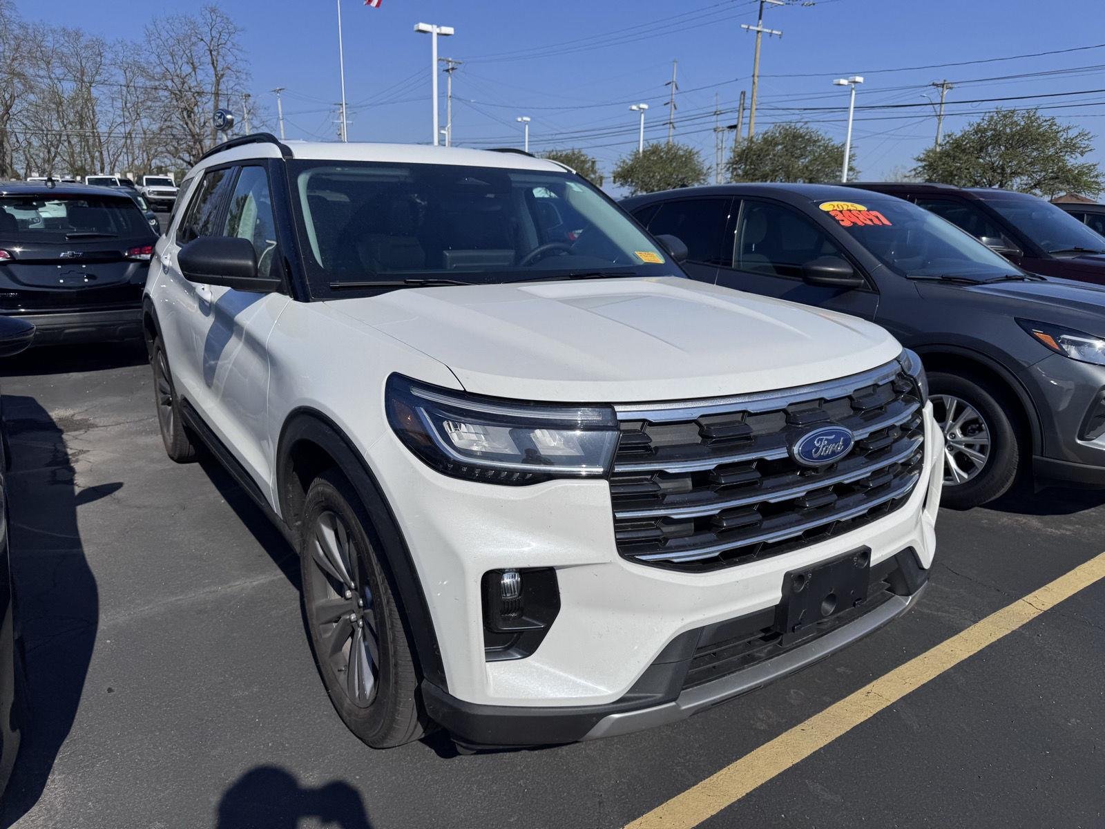 Used 2026 Star White Metallic Tri-Coat Ford Active w/200A Pkg image 3