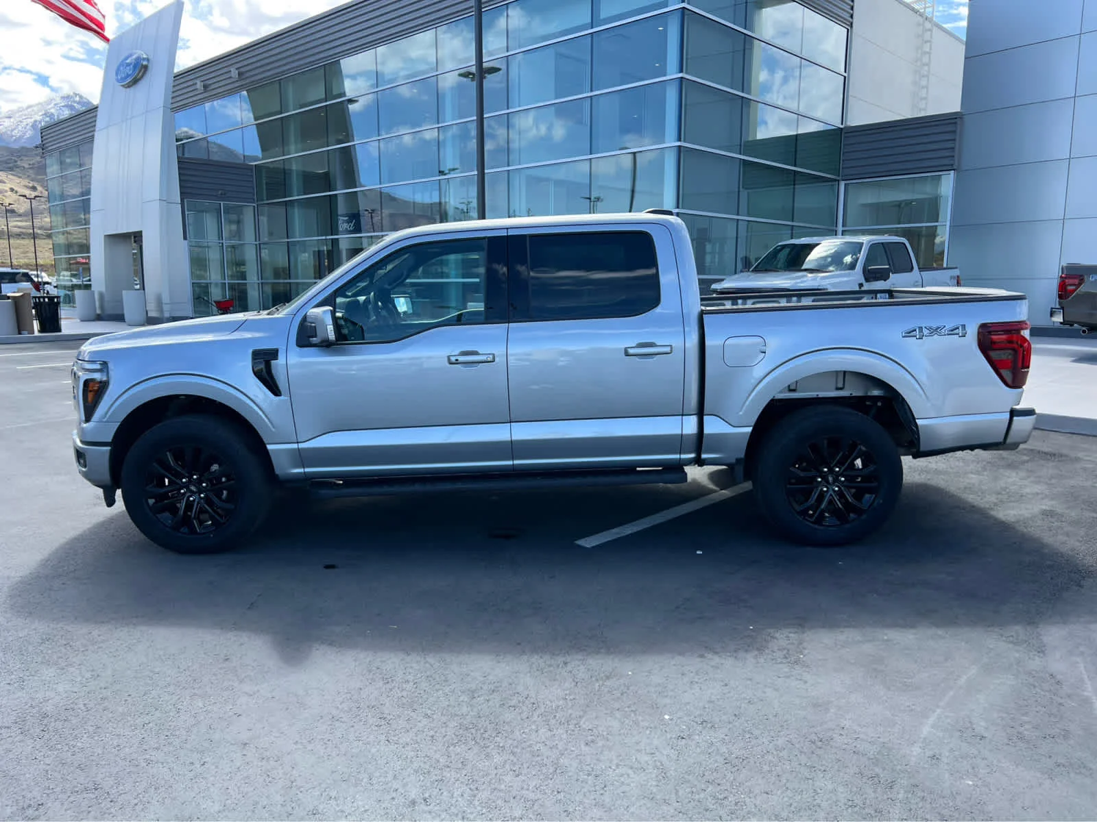 Used 2025 Iconic Silver Metallic Ford LARIAT image 12