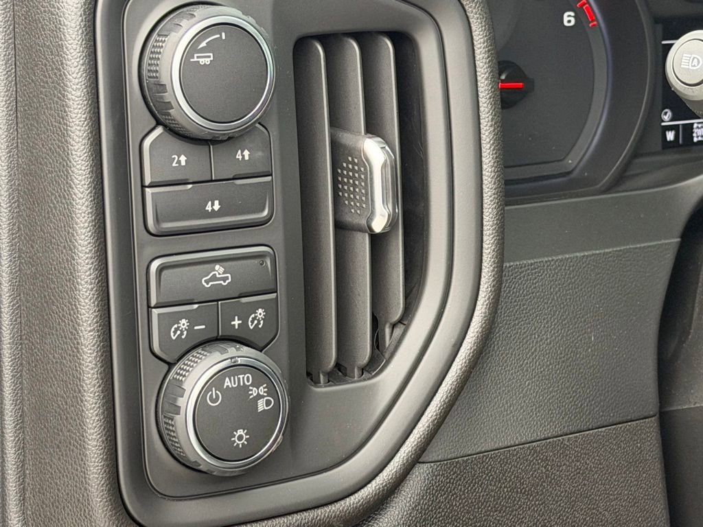 2026 Chevrolet Silverado 2500 HD Custom - Photo 13