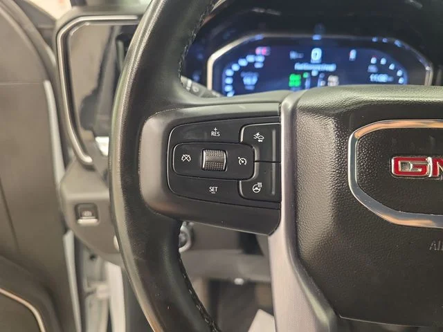 Used 2025 Summit White GMC SLT image 30