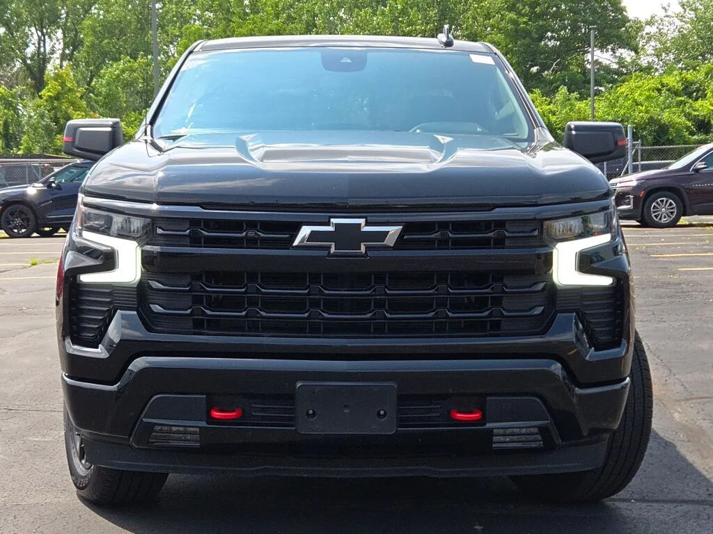 Used 2025 Black Chevrolet RST image 4