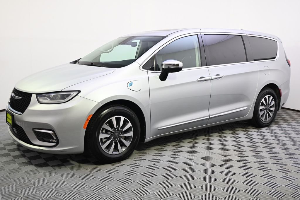 Used 2023 Chrysler Pacifica Hybrid Limited with VIN 2C4RC1S75PR626268 for sale in St. Louis Park, Minnesota