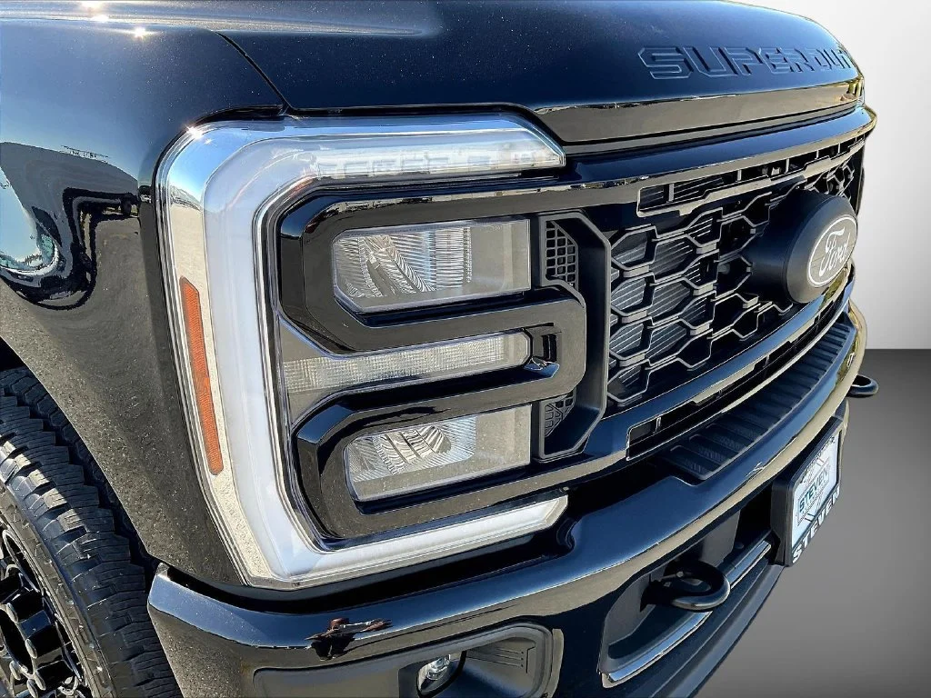 New 2027 Agate Black Metallic Ford F-350® XLT image 33
