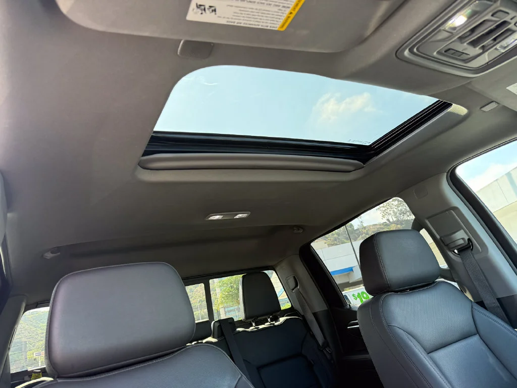 Used 2025 Summit White Chevrolet LTZ image 17