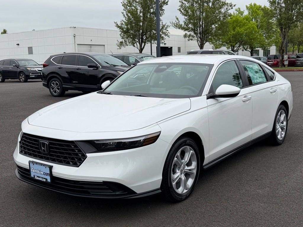 New 2026 Platinum White Pearl Honda LX image 4