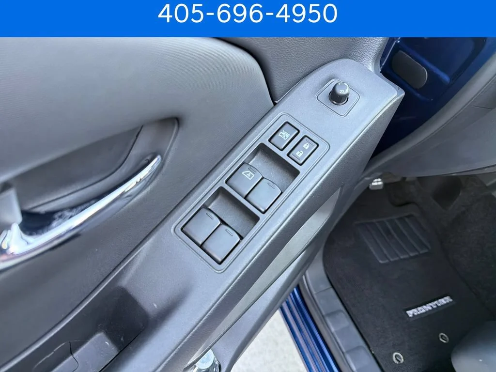 Pre-Owned 2022 Nissan Frontier SV