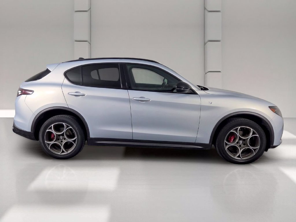Used 2024 Moonlight Gray Metallic Alfa Romeo Ti image 4