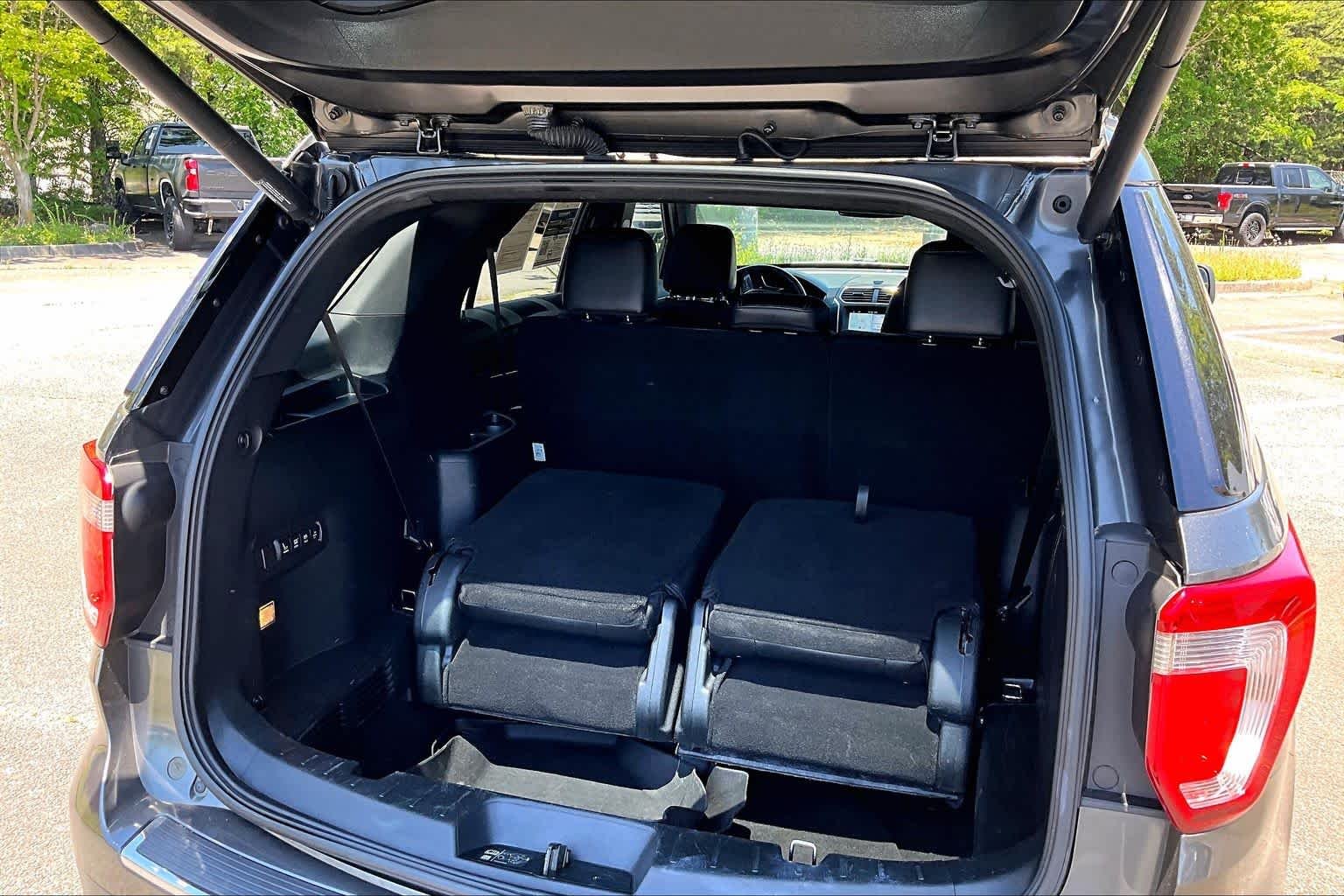 Used 2018 Gray Ford Limited image 33