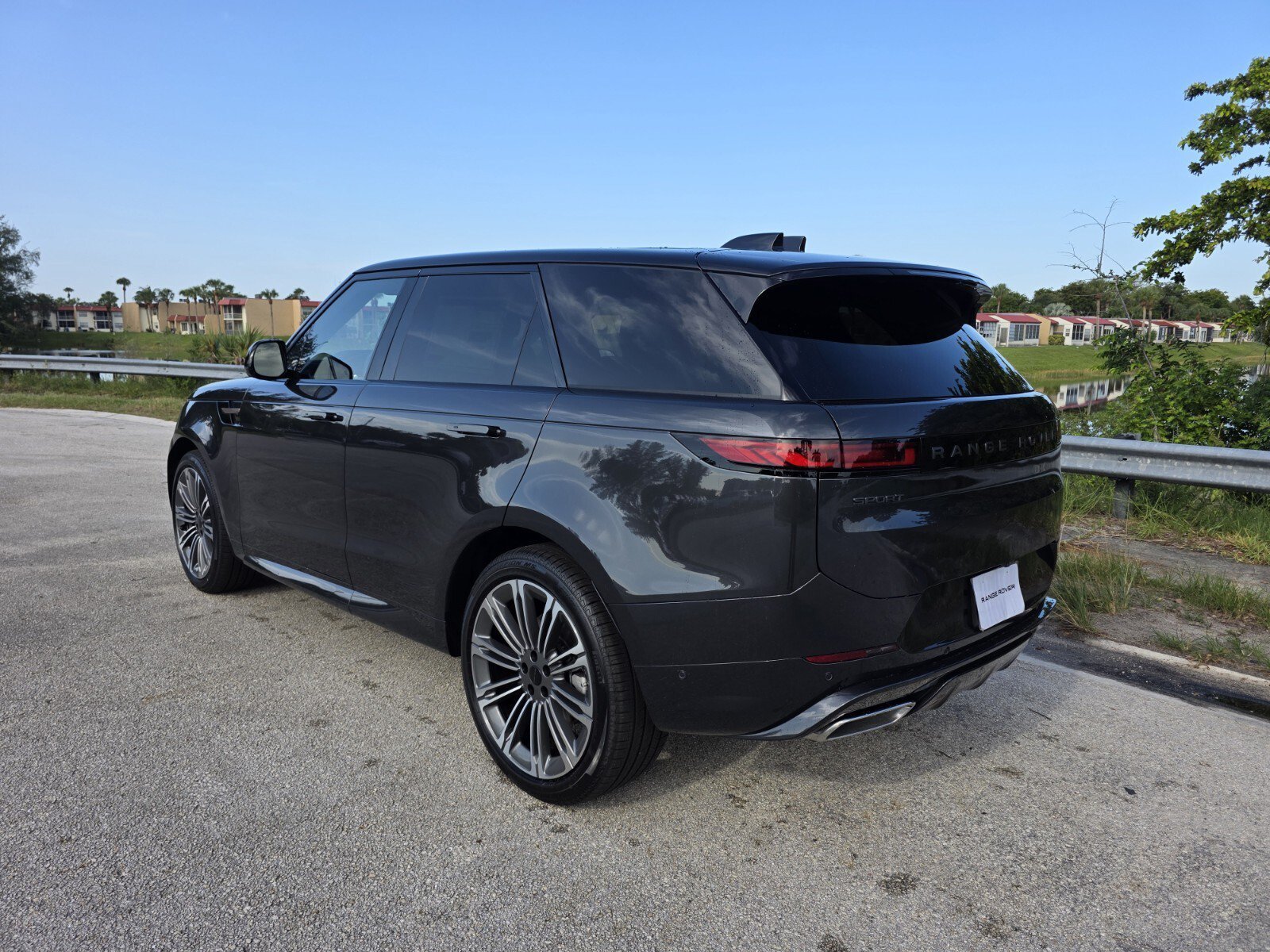 New 2026 Carpathian Grey Land Rover P400 Dynamic SE image 2