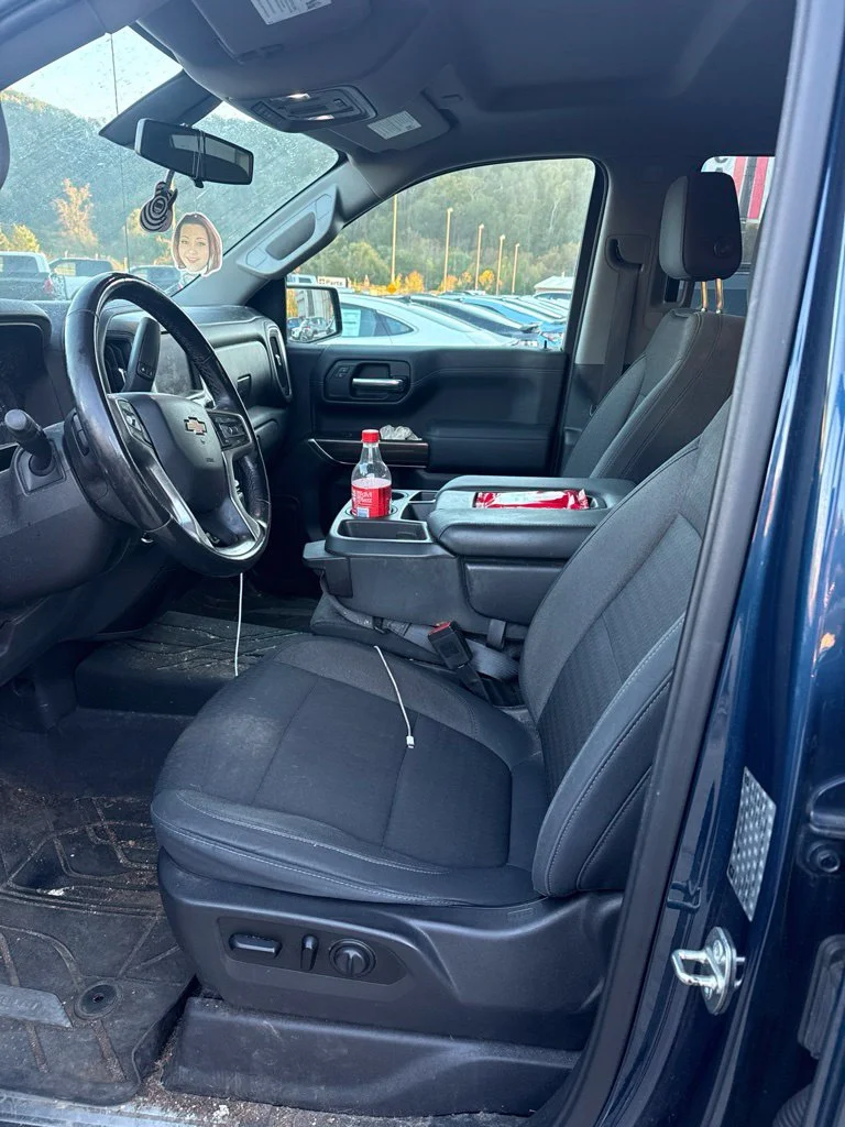 Used 2019 Blue Chevrolet LT image 4