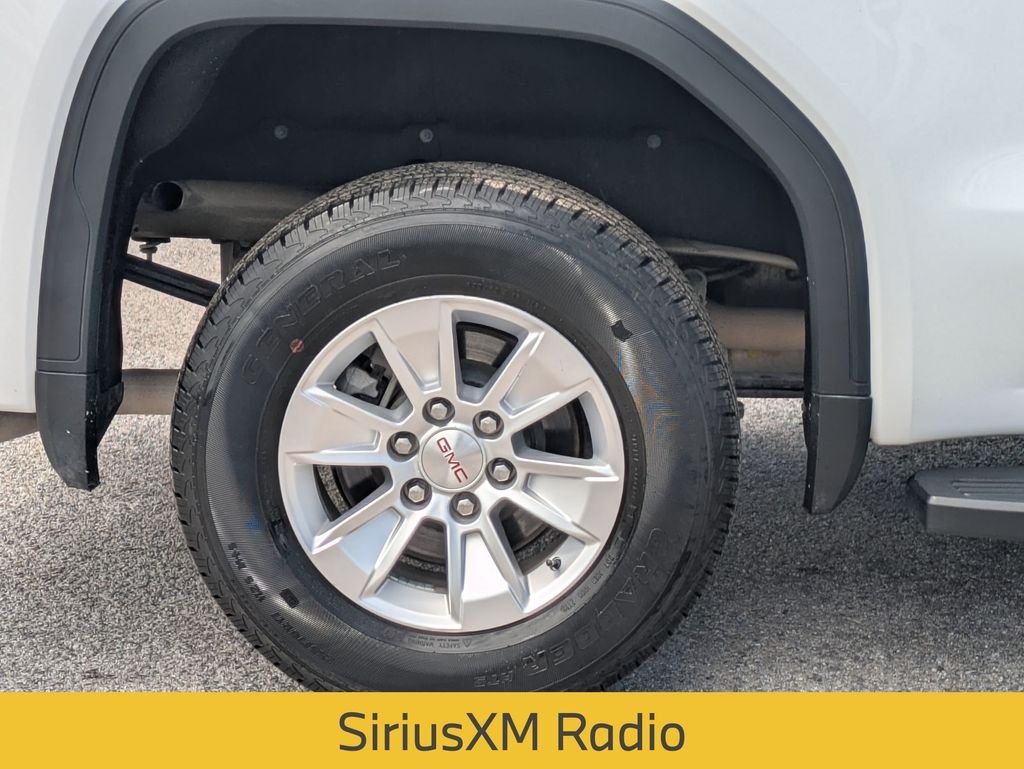 Used 2019 White GMC SLE image 12
