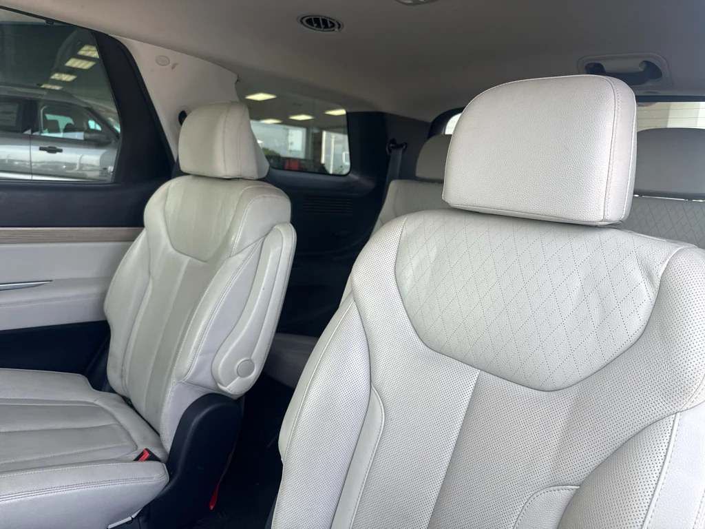 Used 2021 Hyper White Hyundai SEL image 15