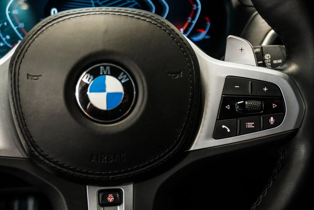 Used 2022 White BMW xDrive30i image 16