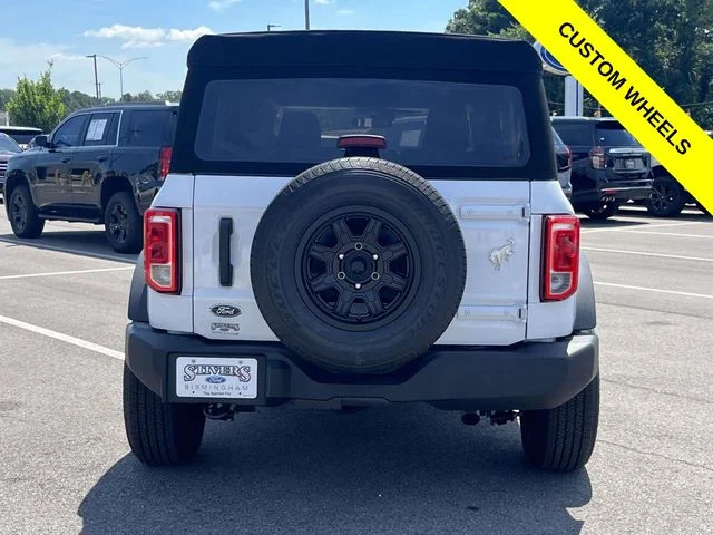 2025 Ford Bronco 4-Door Base - Photo 3