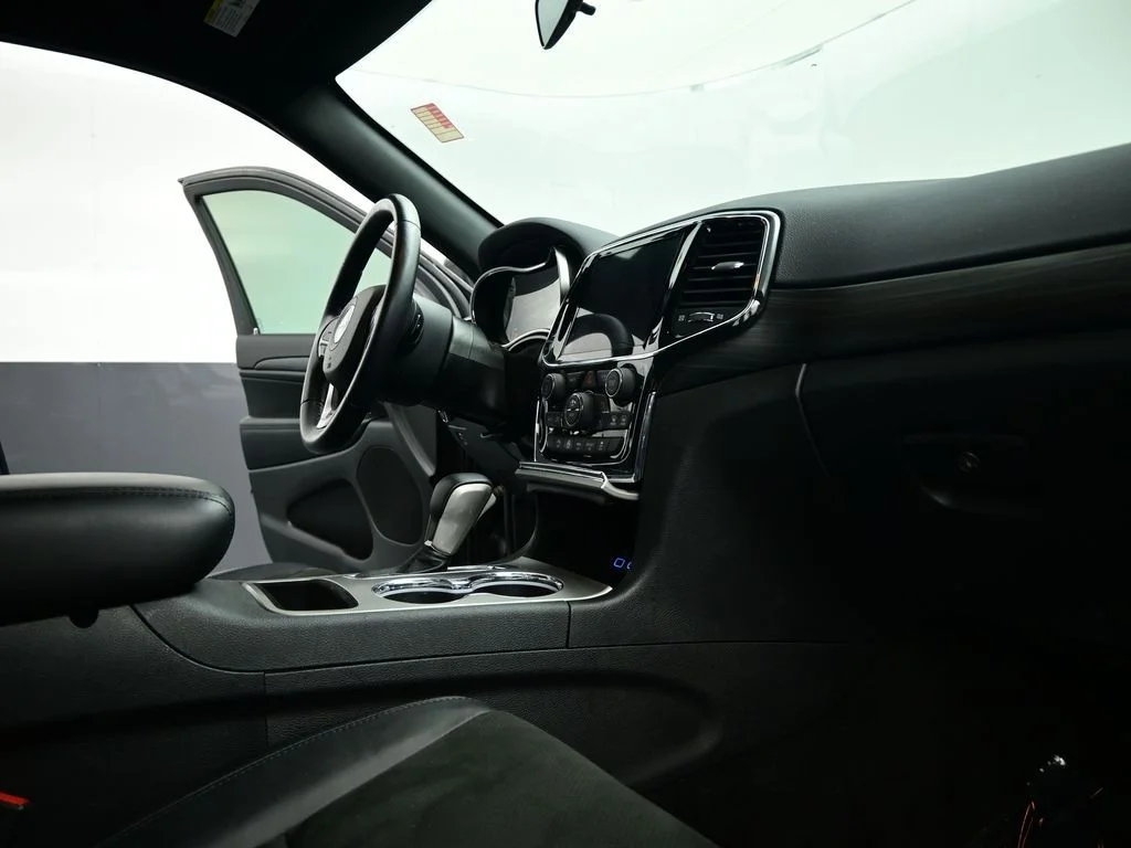 Used 2021 Gray Jeep Laredo X image 59
