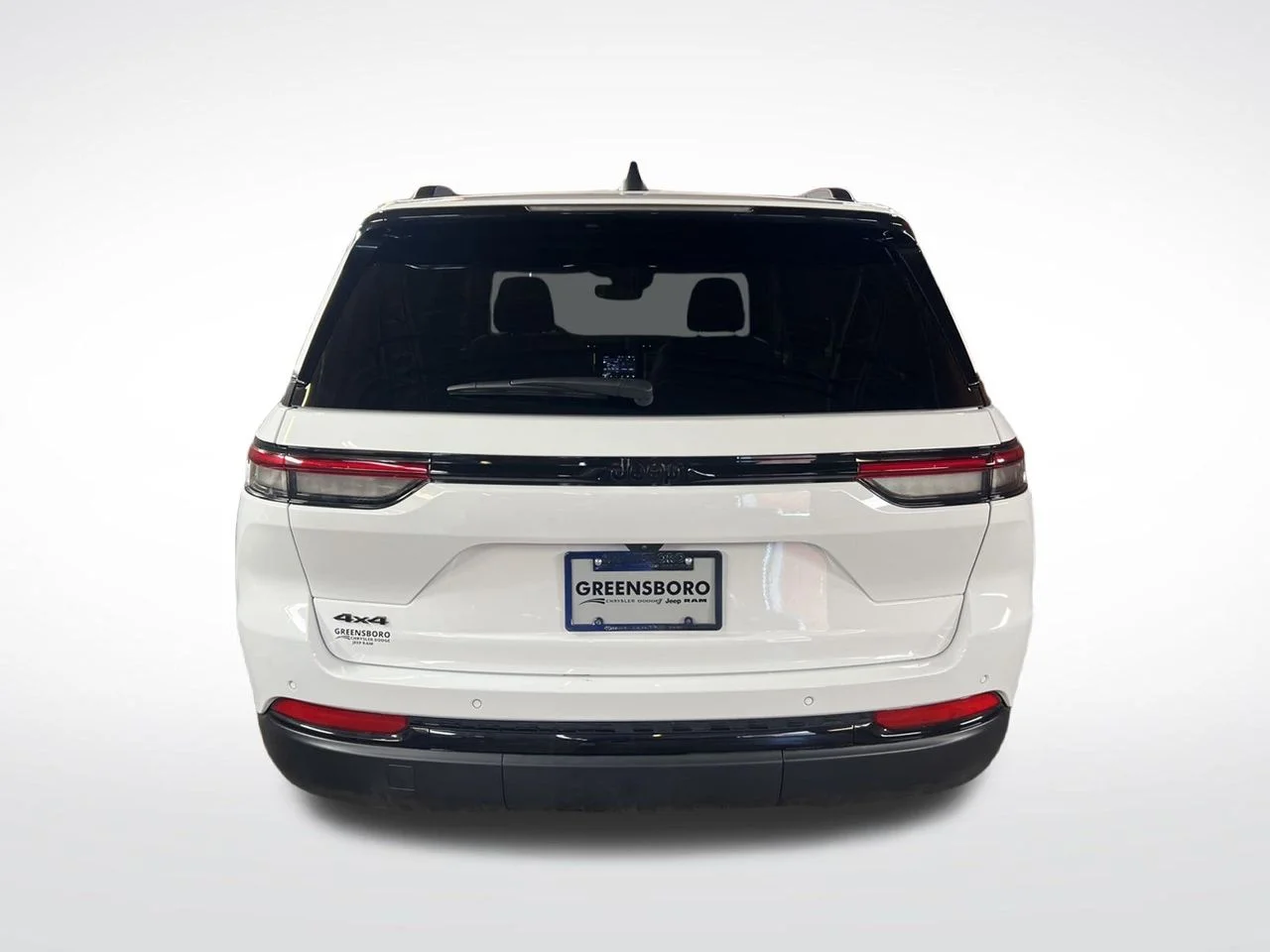 Used 2024 White Jeep Altitude X image 4